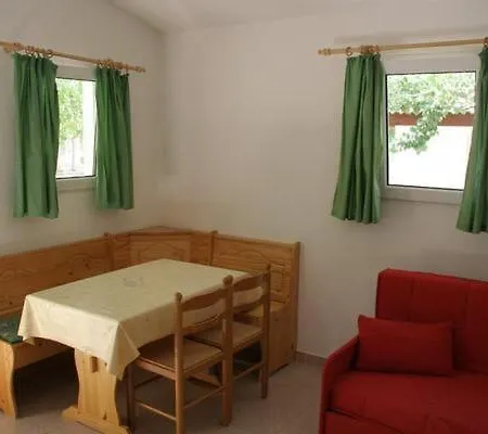 Holiday home Gemuetlicher Ferienbungalow Isabena *