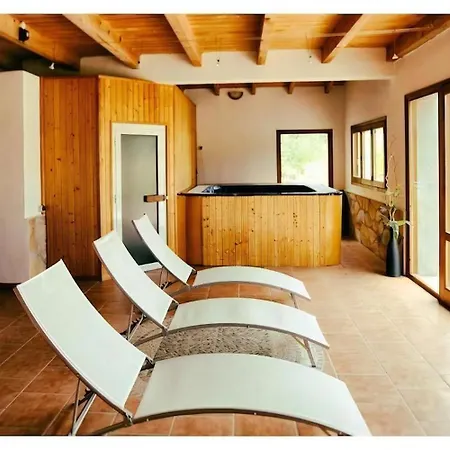 Gemuetlicher Ferienbungalow Isabena *